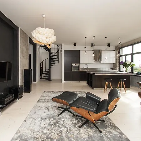 Luxury Loft With Terrace リガ